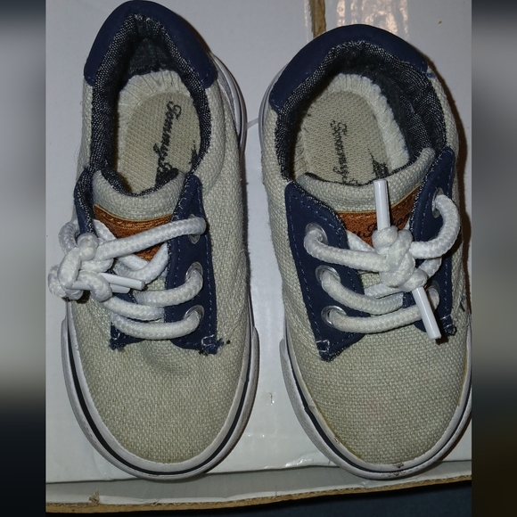 Tommy Bahama Kids Shoes in Cream and Navy Size 5 Toddler Boy - Picture 2 of 9